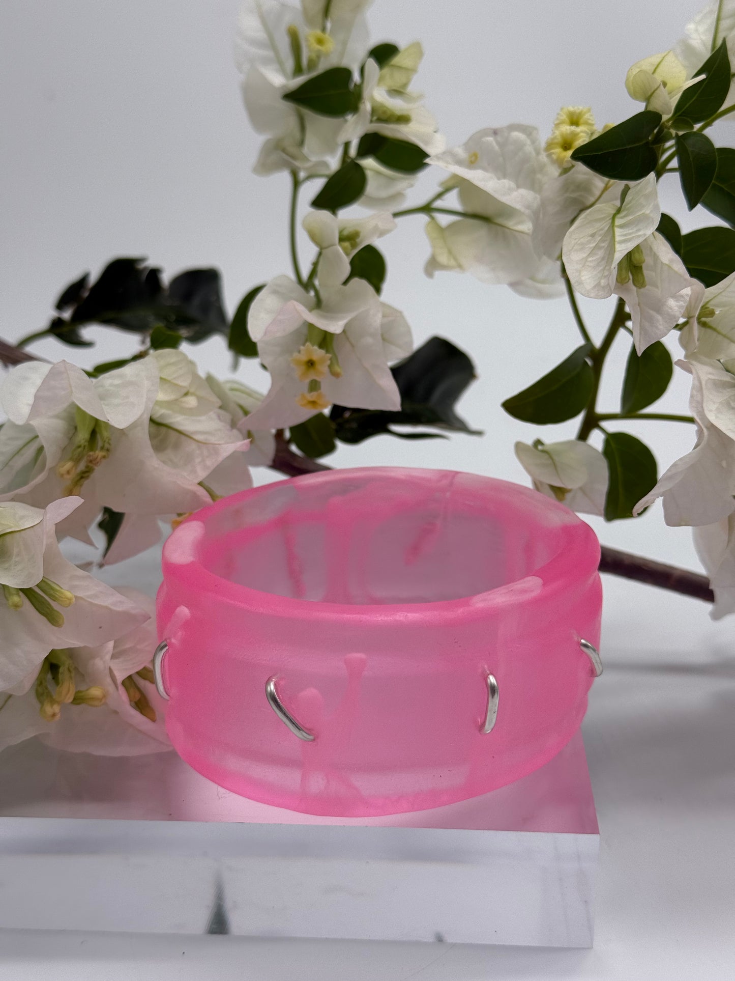 Pale pink & white swirl Oval Thick Rim Resin & silver wide bangle - regular hand size