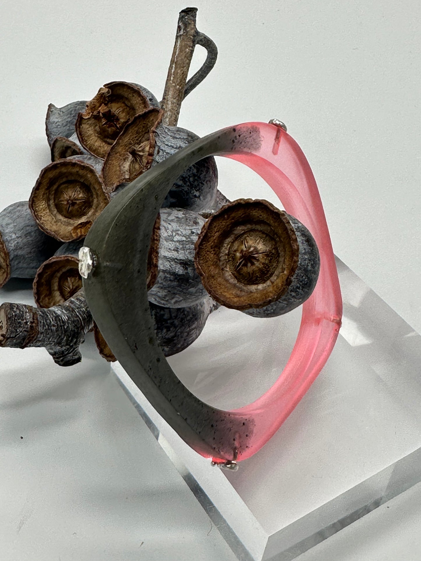 Two toned pink/moss 'square round' bangle with silver