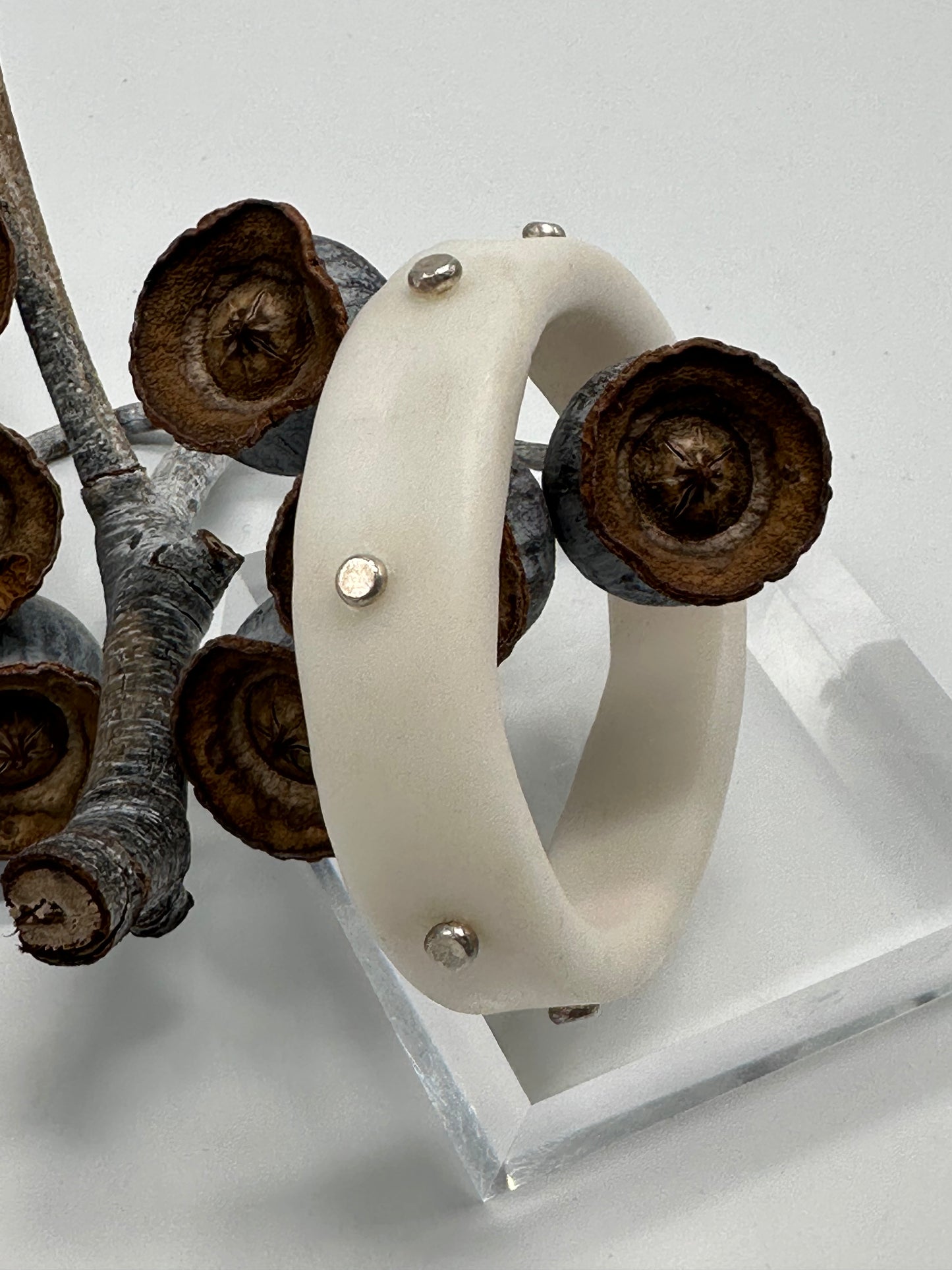 White KWD Classic Resin Bangle - XS