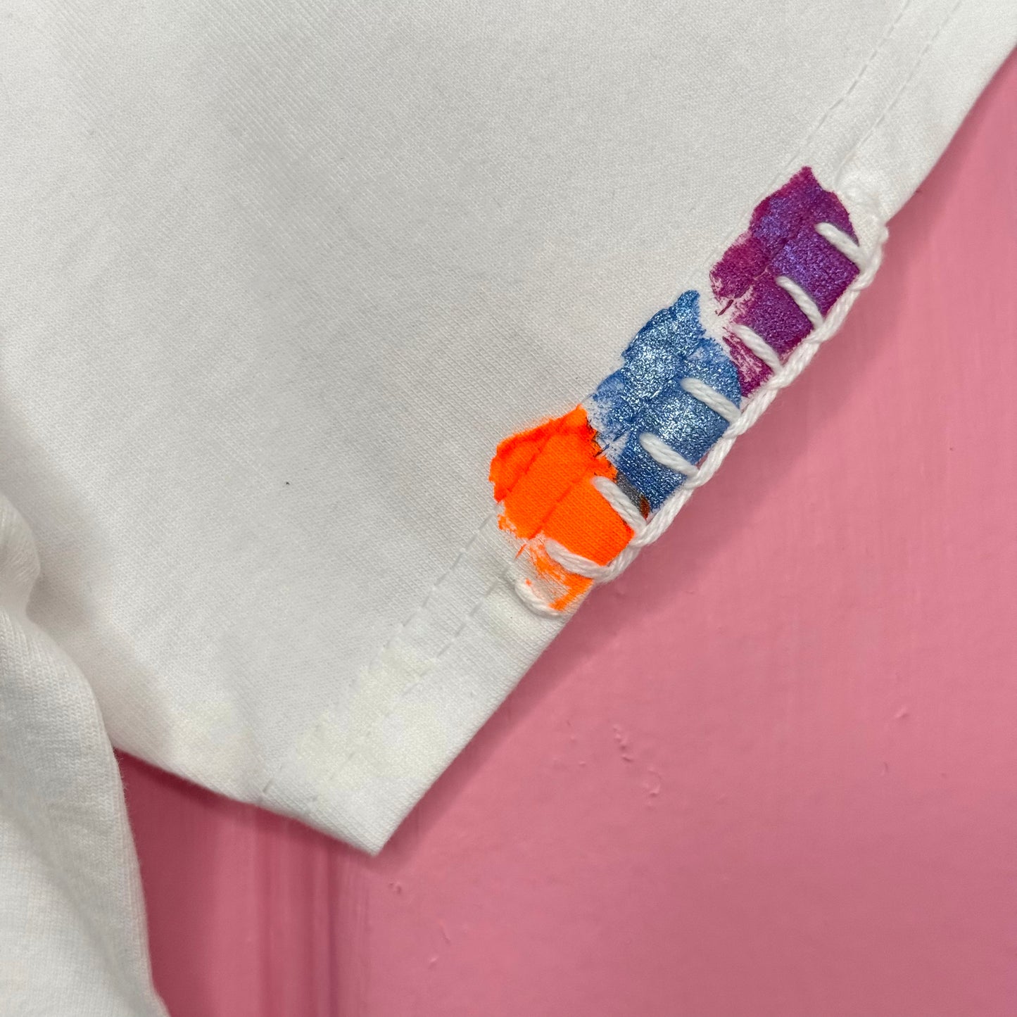 Neons/colours Heart t-shirt - size L