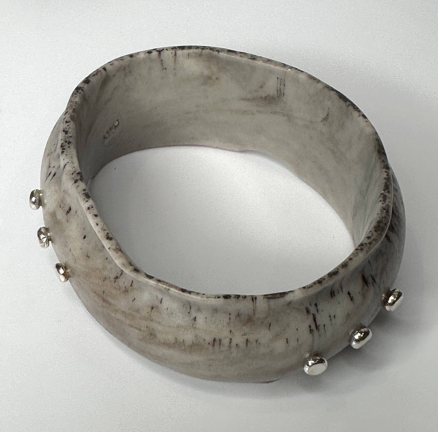 Creamy/brown Resin wide bangle