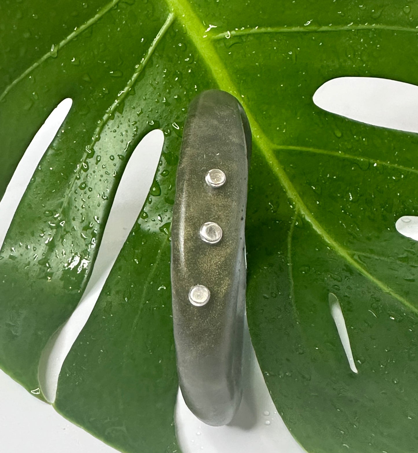 Moss Green resin & silver woopy bangle