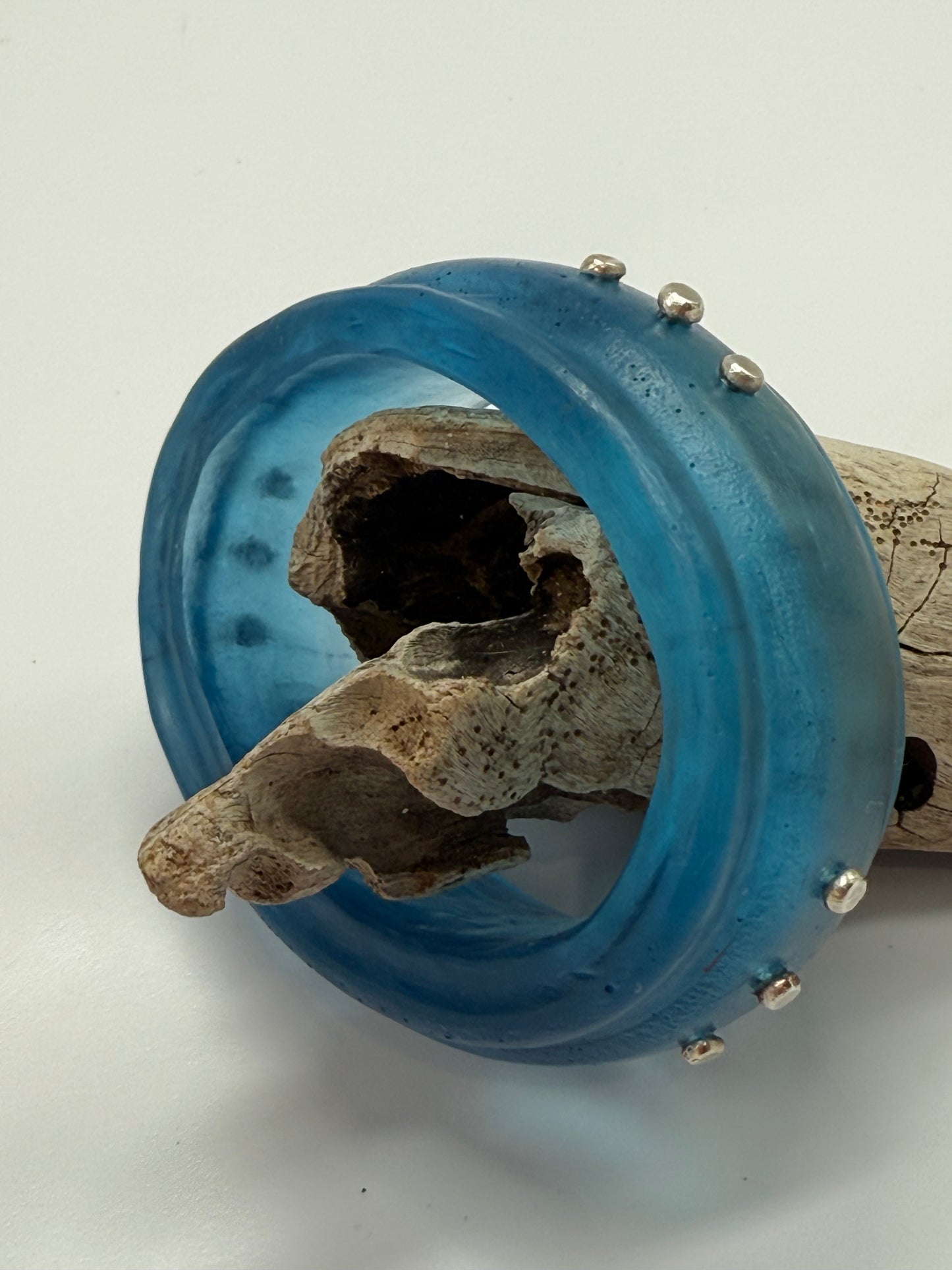 Blueberry Blue Oval Thick Rim Resin & silver wide bangle - XS hand size
