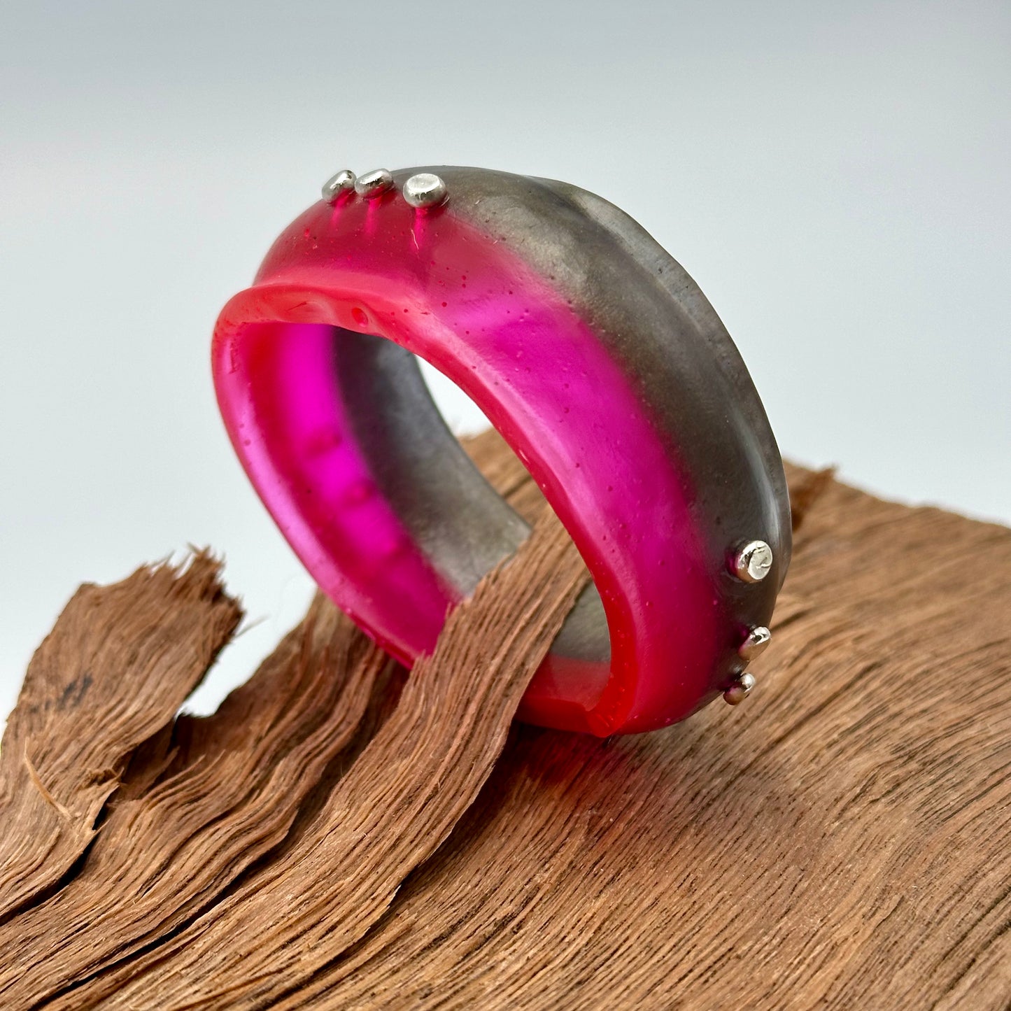 Two toned Neon Pink/Moss Resin & silver wide bangle - regular hand size