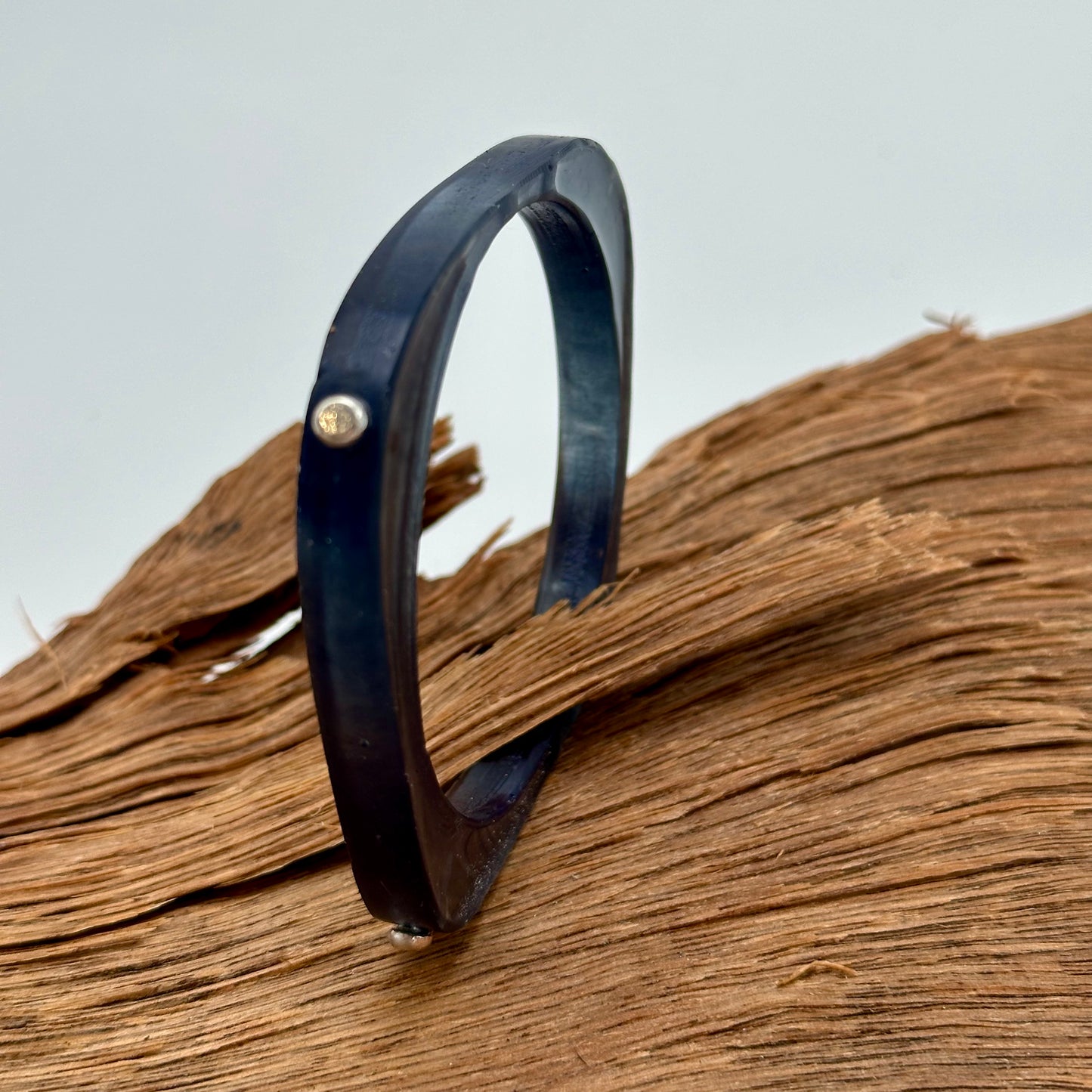 Navy Square Round KWD Classic Resin & Silver Bangle