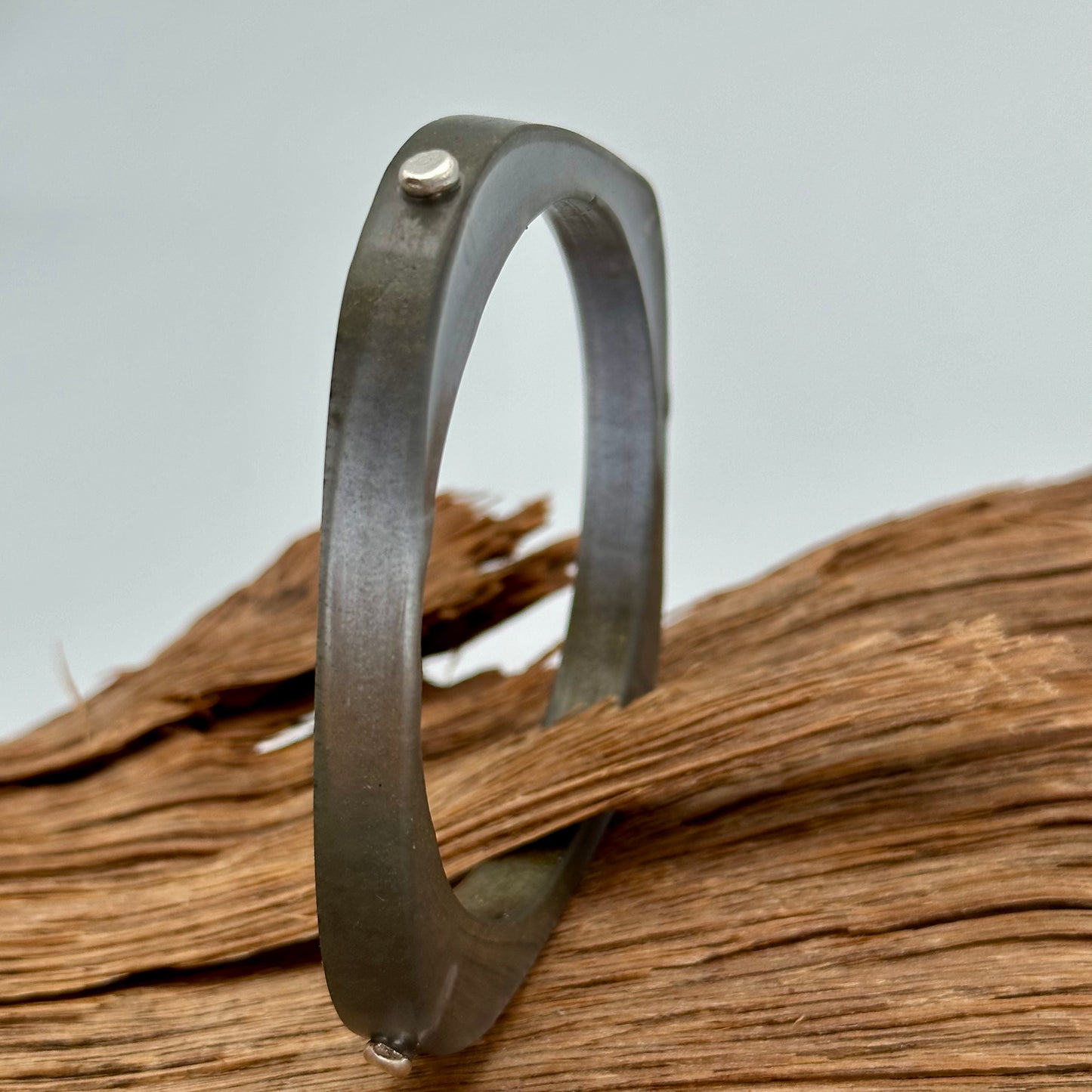 Moss Square Round KWD Classic Resin & Silver Bangle