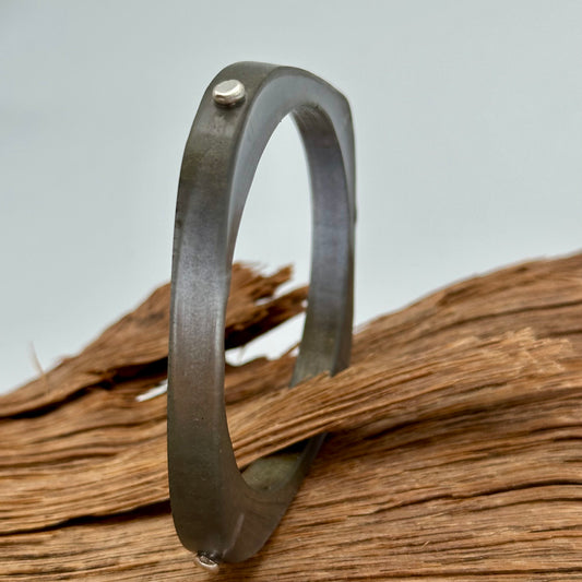 Moss Square Round KWD Classic Resin & Silver Bangle