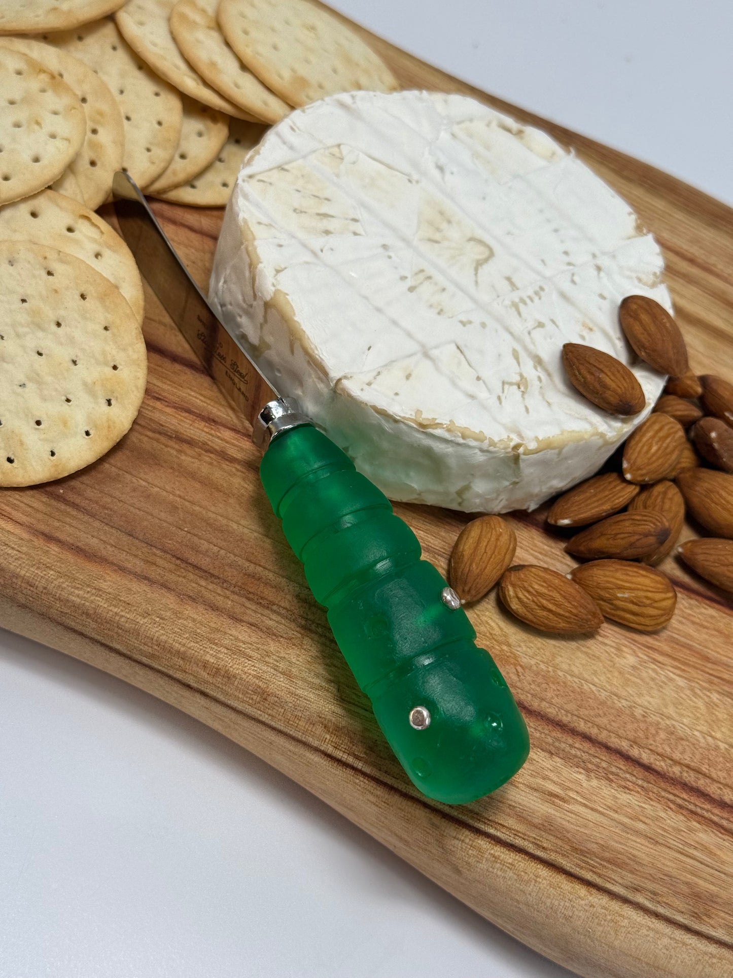 Cheese knife - Jade Green resin - stripe & spot handle with silver
