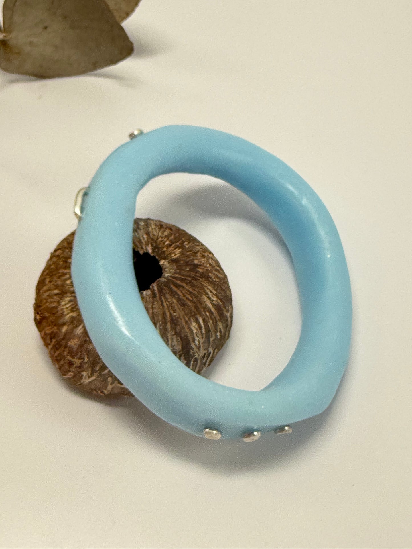 Baby  resin and silver 'woopy' bangle - regular size