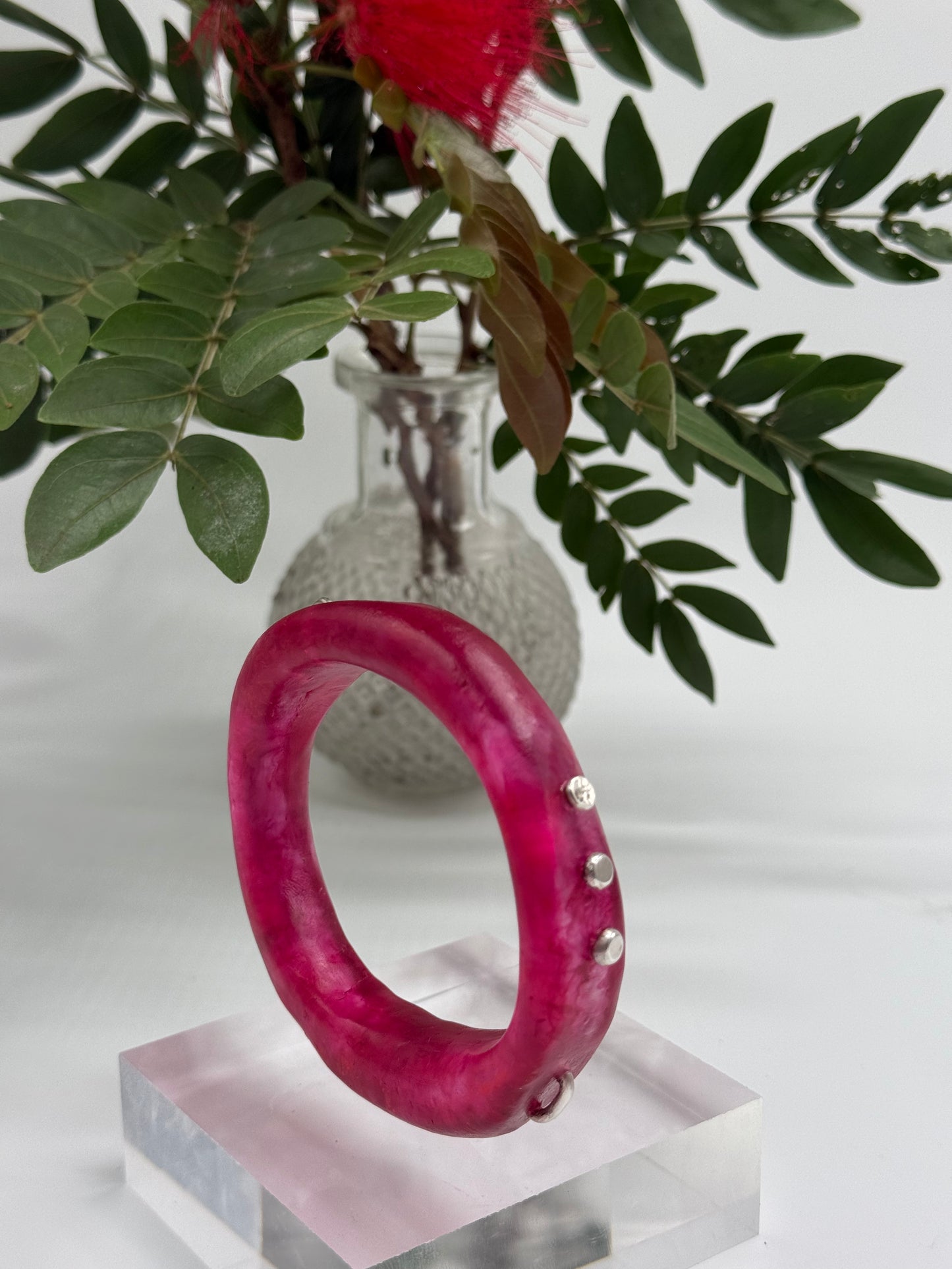 Strawberry Red resin with silver rivets 'woopy' bangle