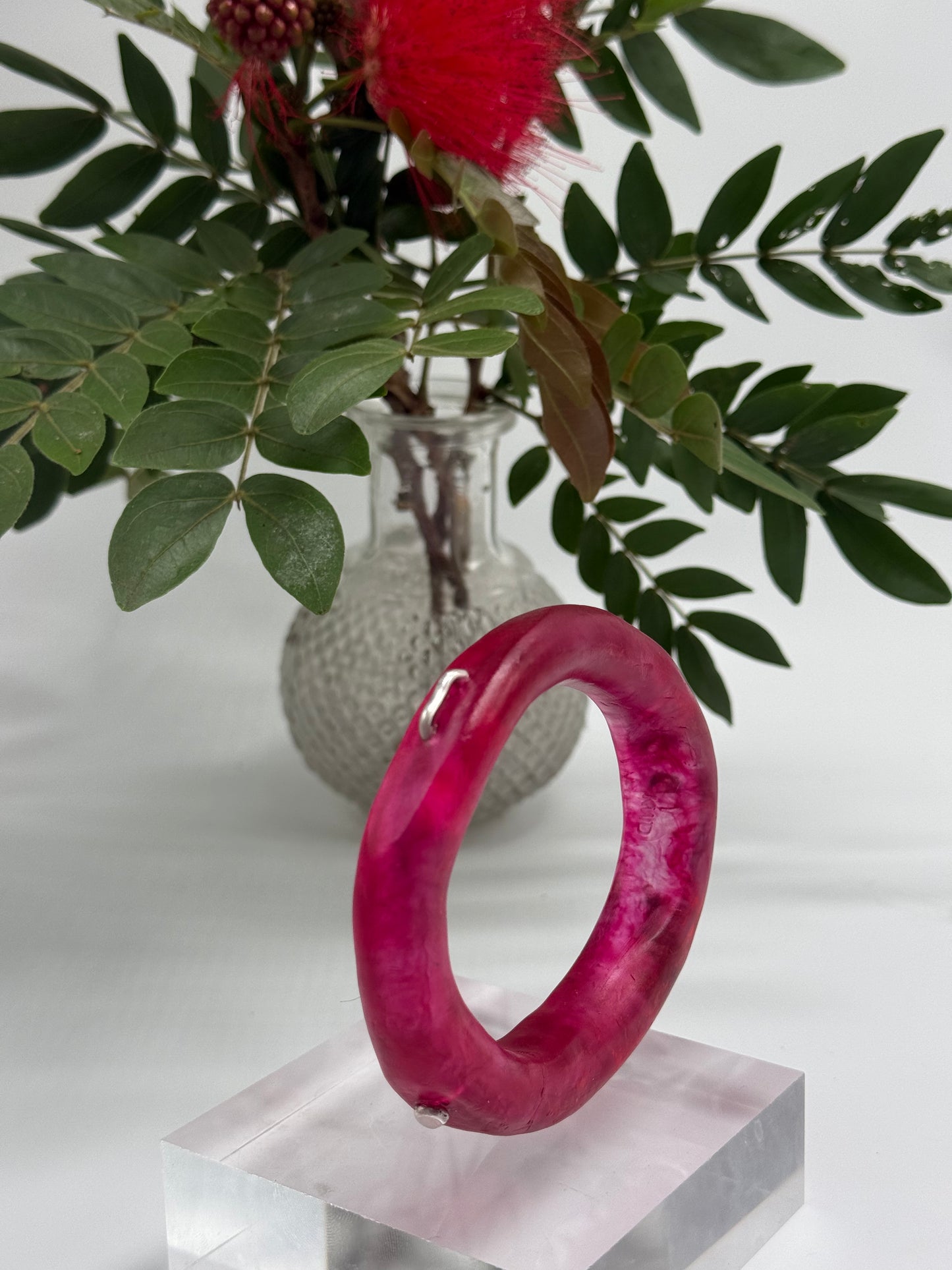Strawberry Red resin with silver rivets 'woopy' bangle