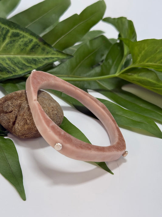 Cream/gold red 'square round' bangle with silver