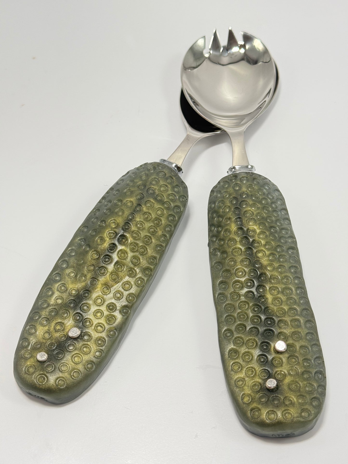 Salad Servers - Moss Green resin & silver with Spotty handle with Stainless steel spoon