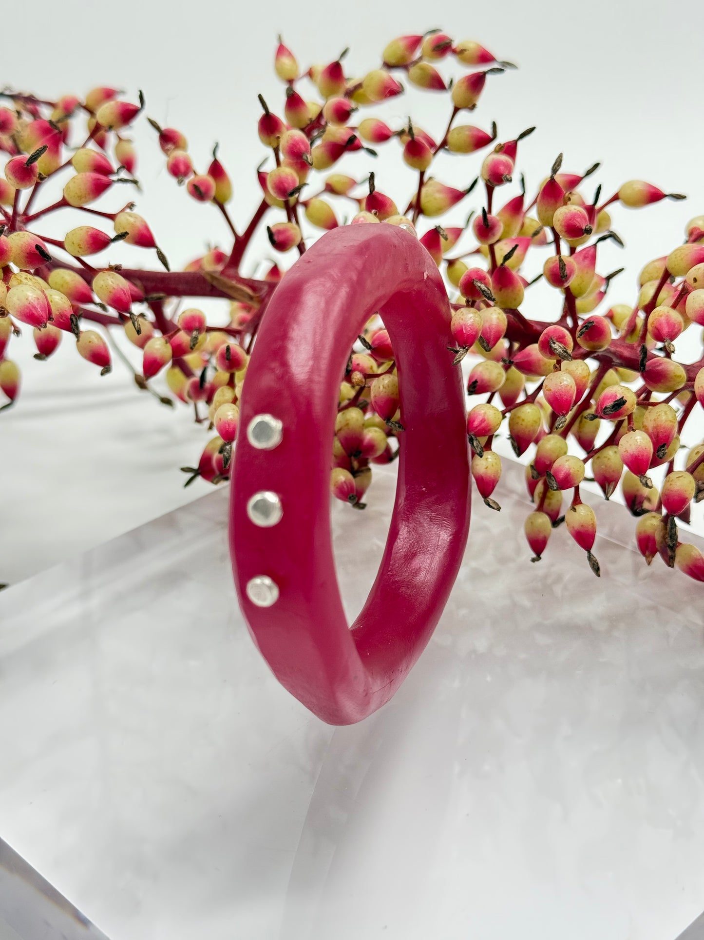 Cherry coloured resin and silver 'woopy' bangle - regular size