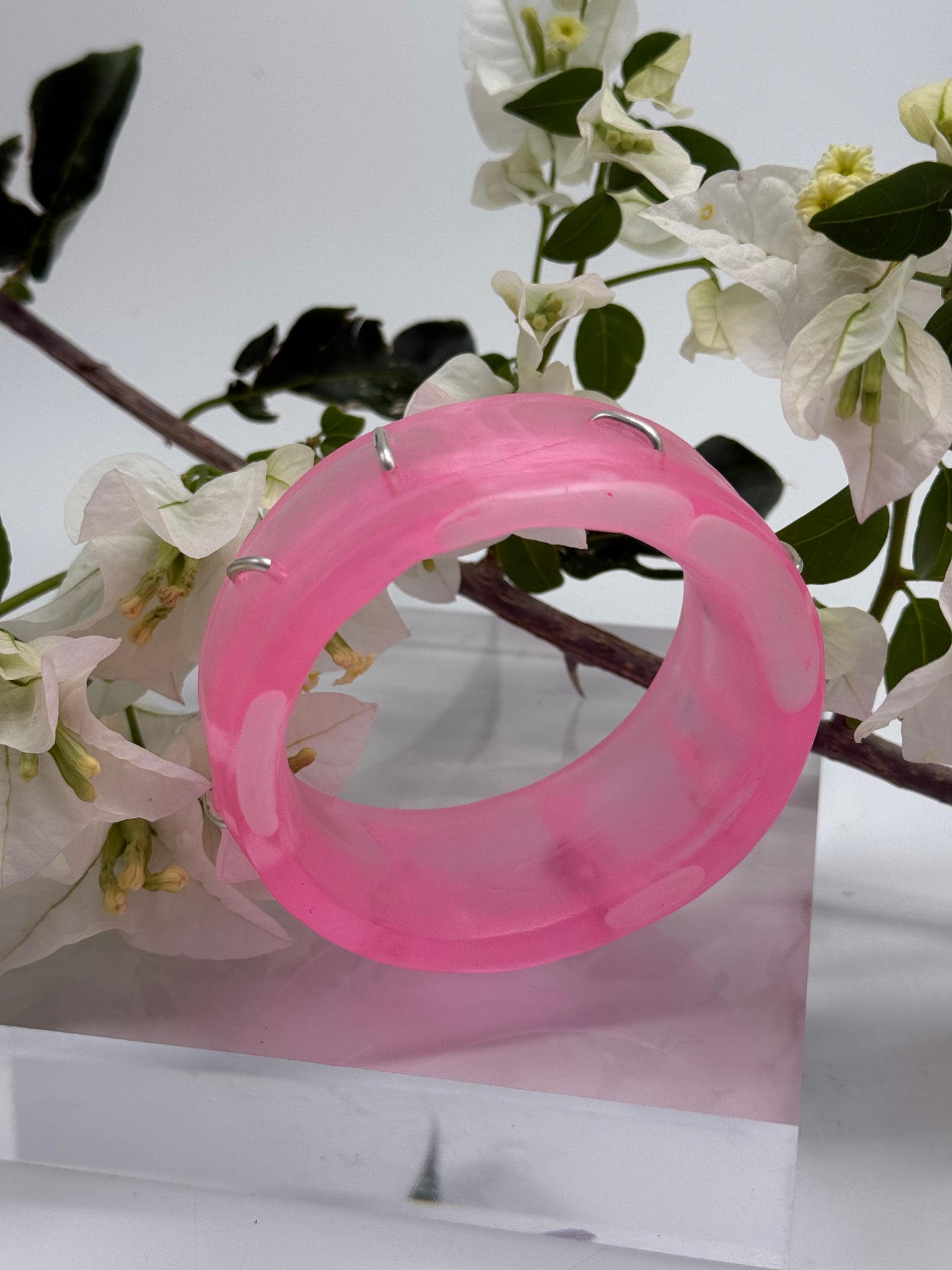 Pale pink & white swirl Oval Thick Rim Resin & silver wide bangle - regular hand size