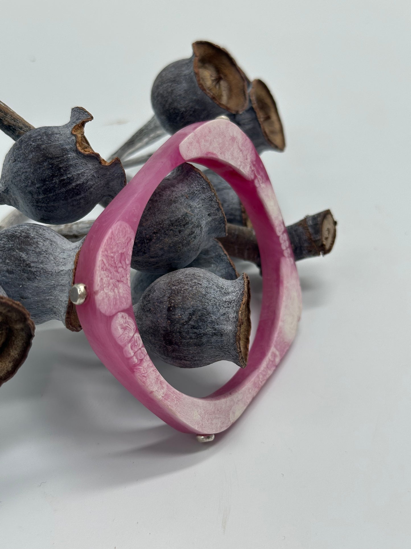 Pink & white 'square round' bangle with silver