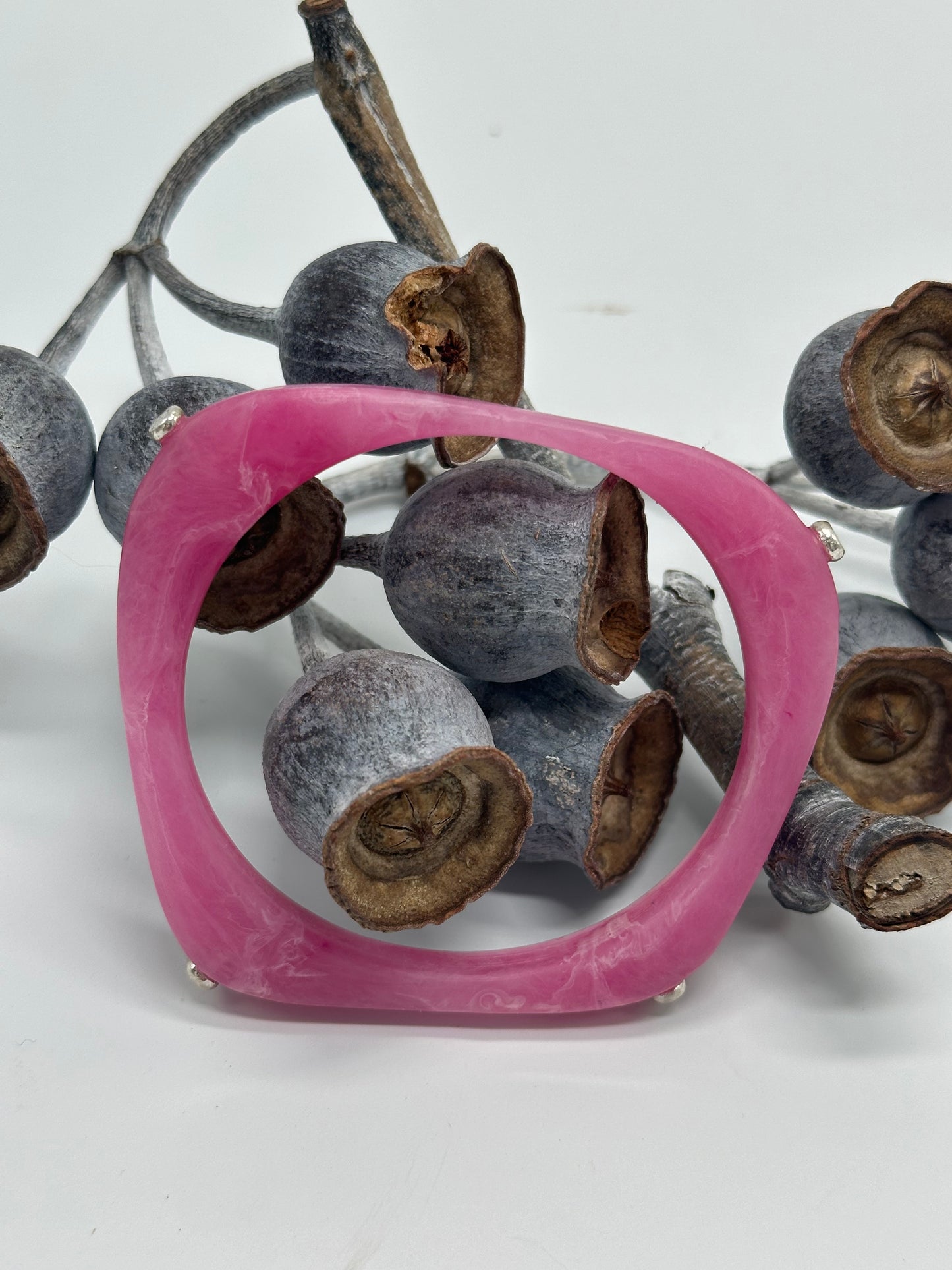 Pink & white 'square round' bangle with silver