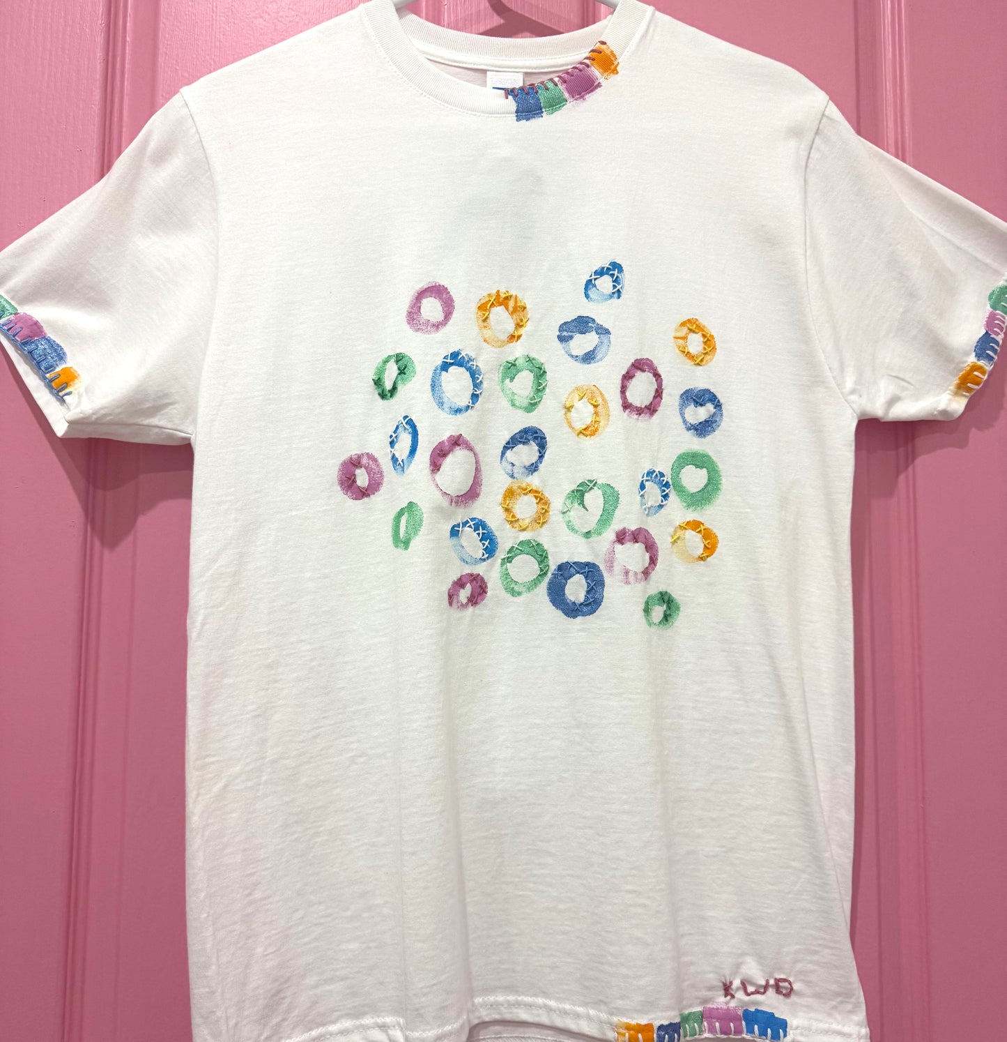 Multi coloured circles t-shirt - size Sml