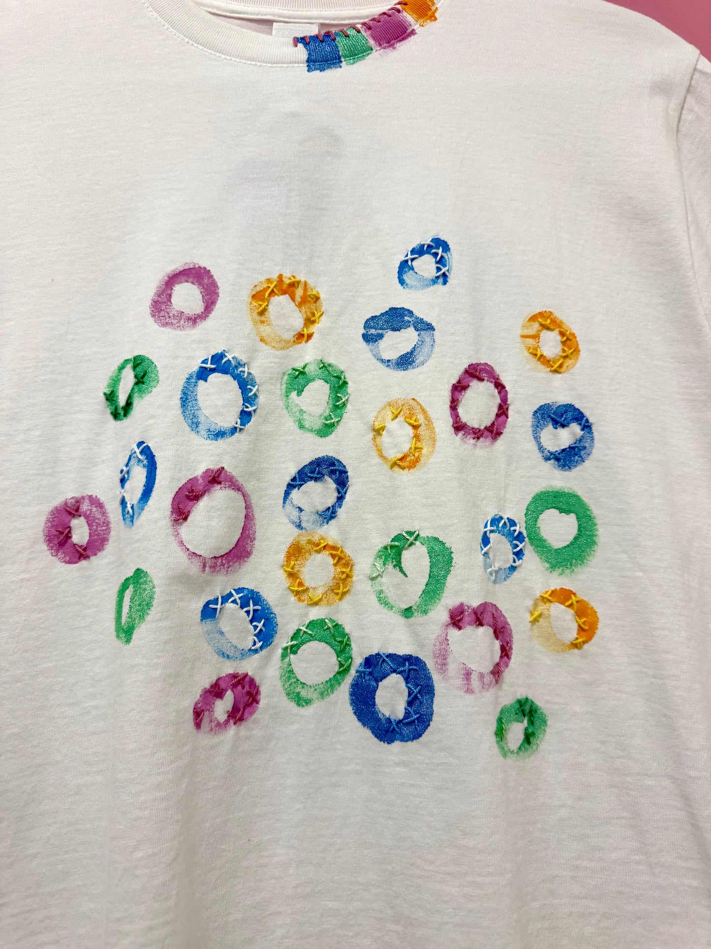 Multi coloured circles t-shirt - size Sml