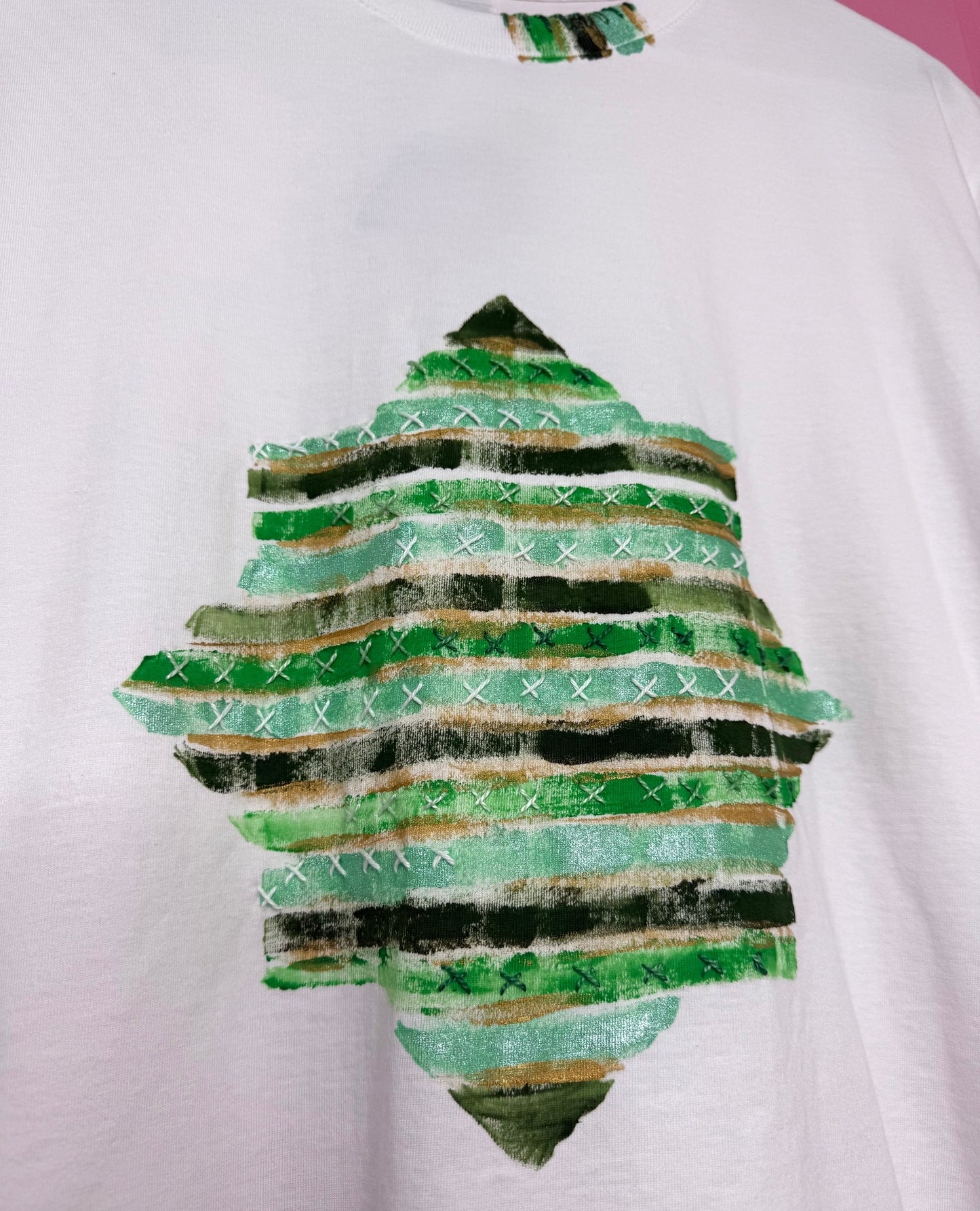 Green striped star t-shirt - size M