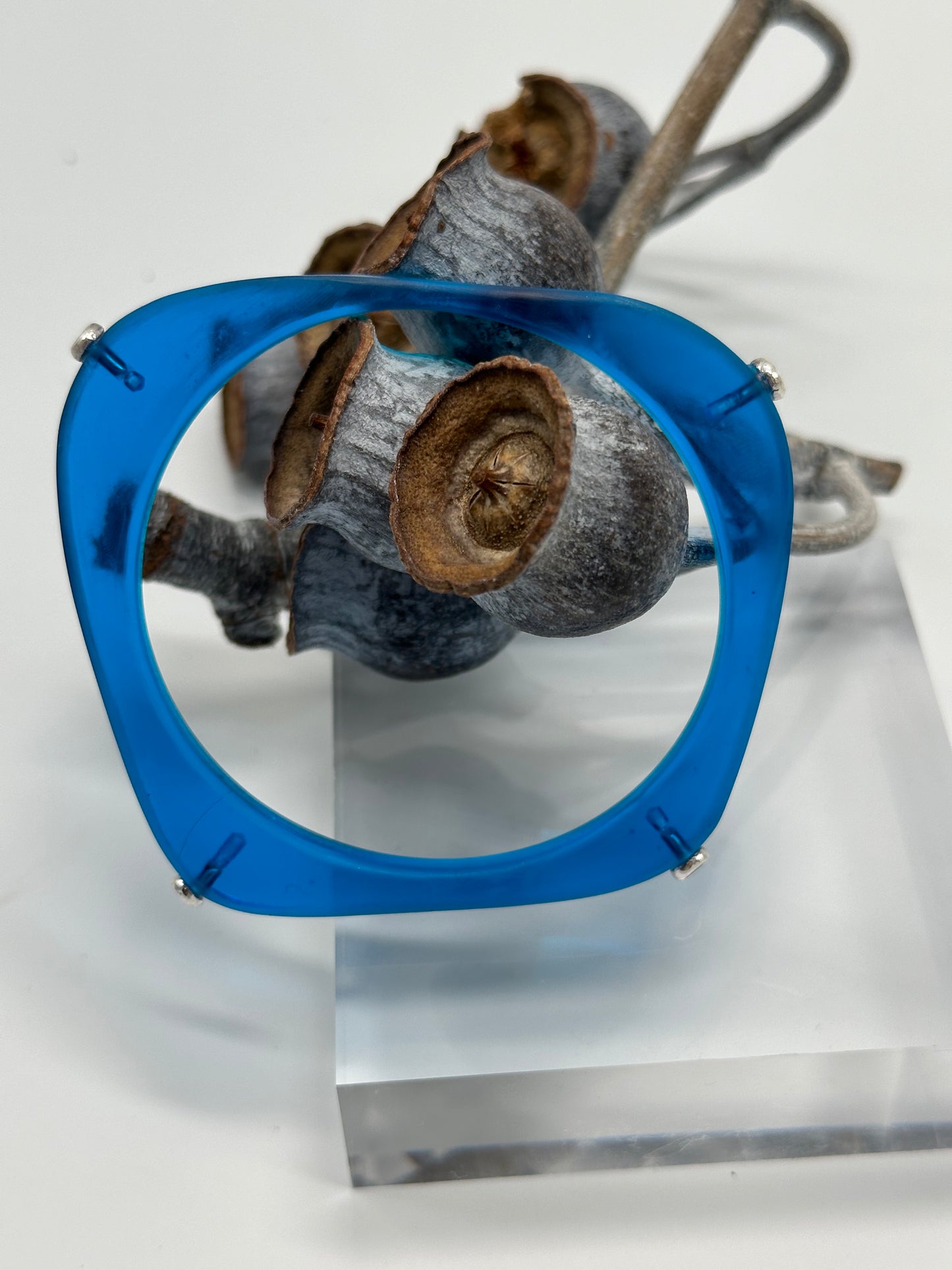 Royal blue 'square round' bangle with silver