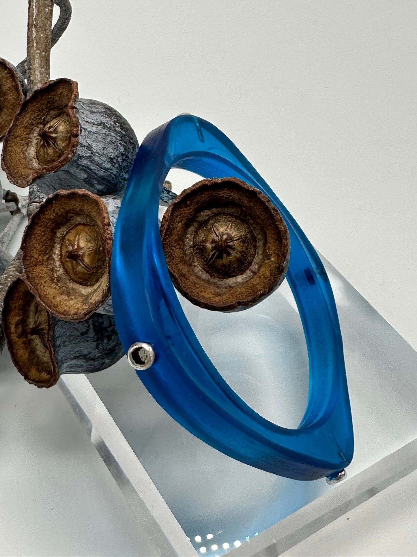 Royal blue 'square round' bangle with silver