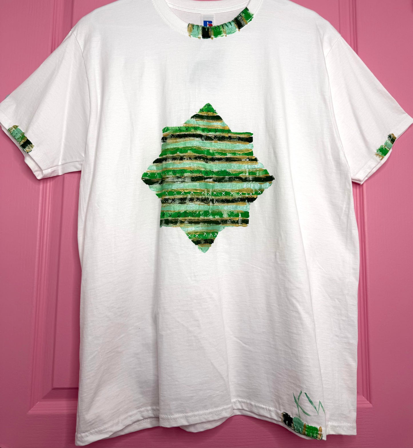 Greens/gold striped star t-shirt - size L
