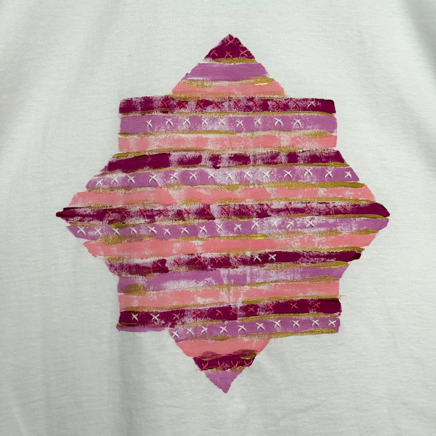 Pinks/gold striped star t-shirt - size L