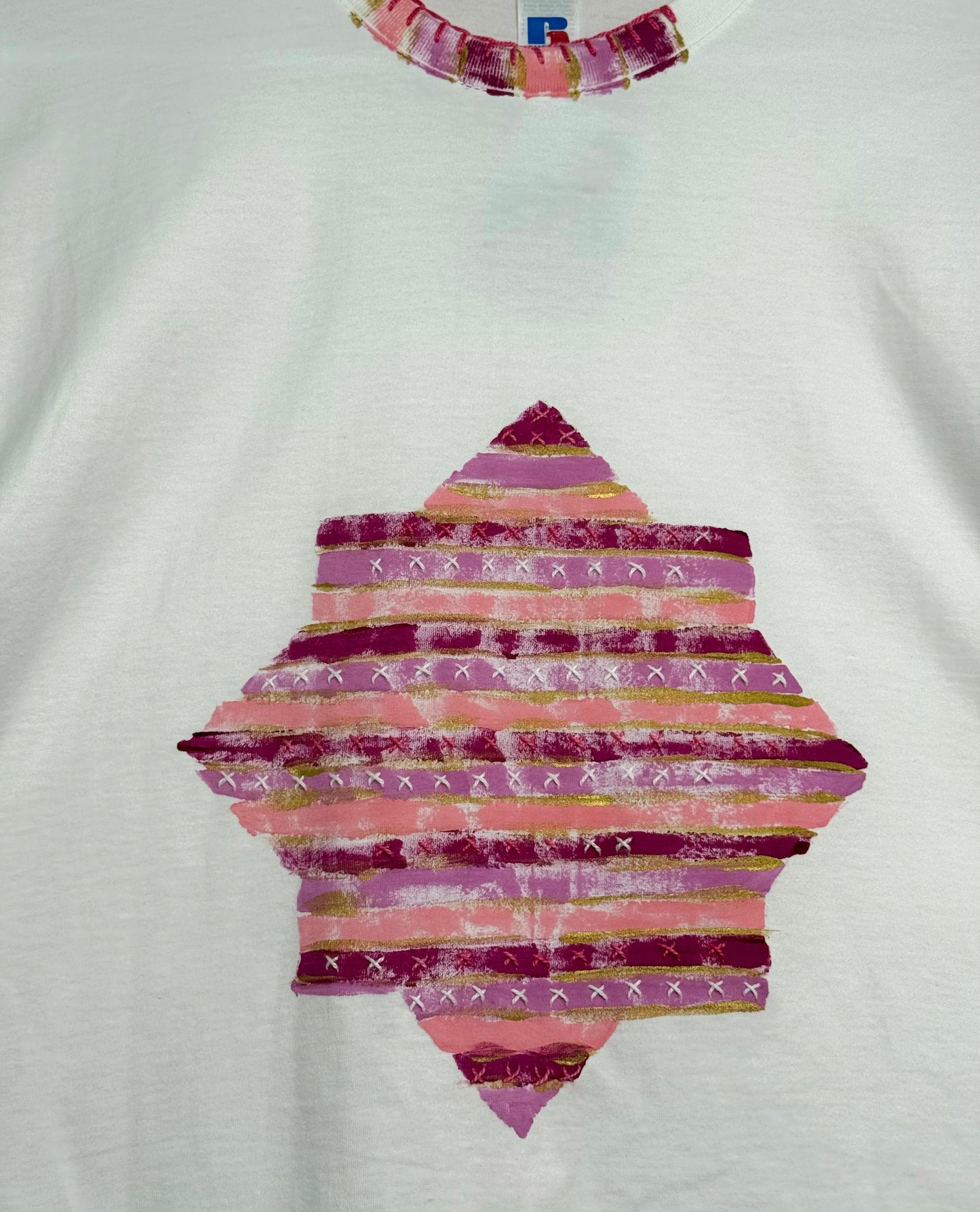 Pinks/gold striped star t-shirt - size L