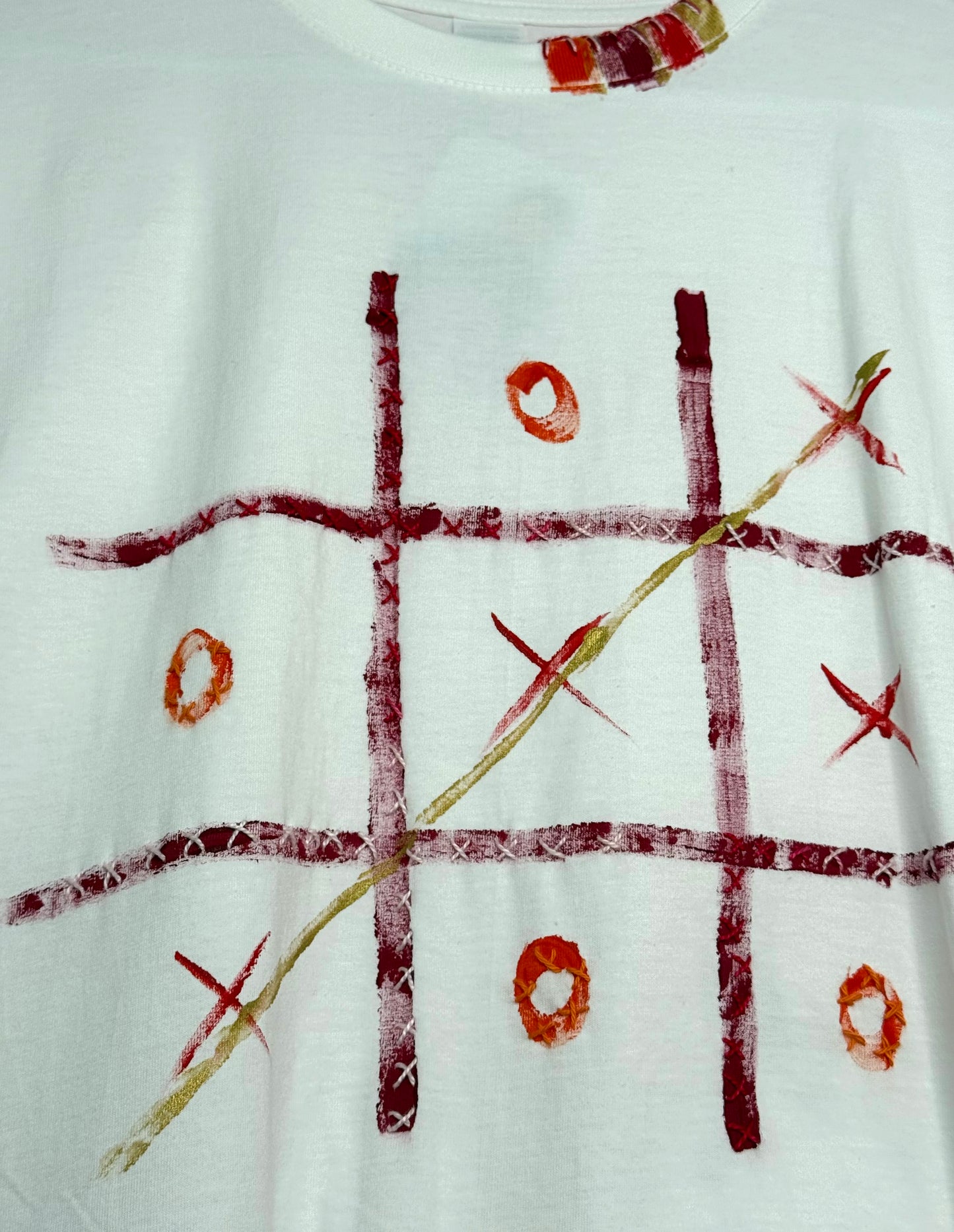 Naughts and crosses - red/orange t-shirt - size L