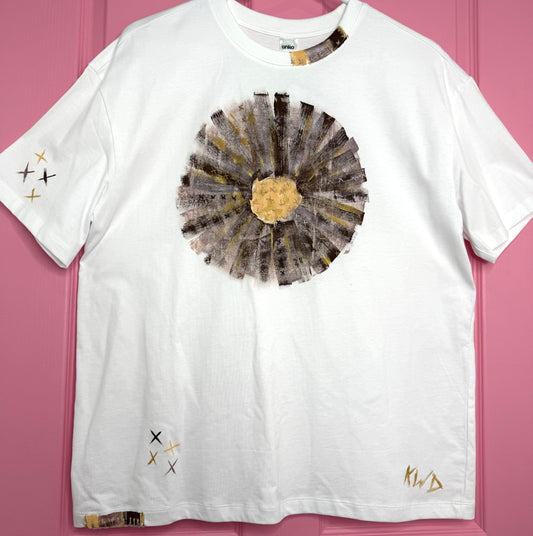 Browns/gold flower t-shirt - size L