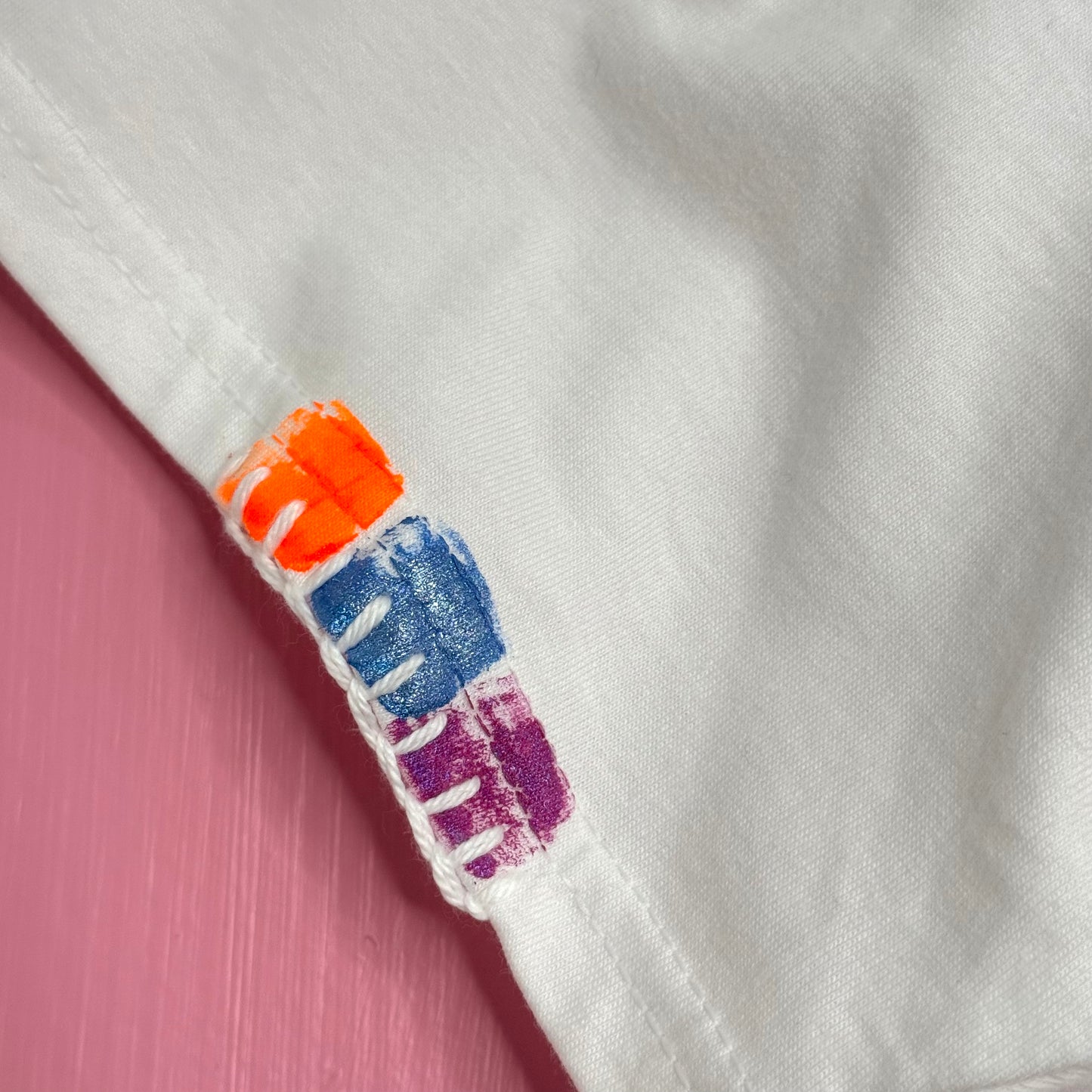 Neons/colours Heart t-shirt - size L