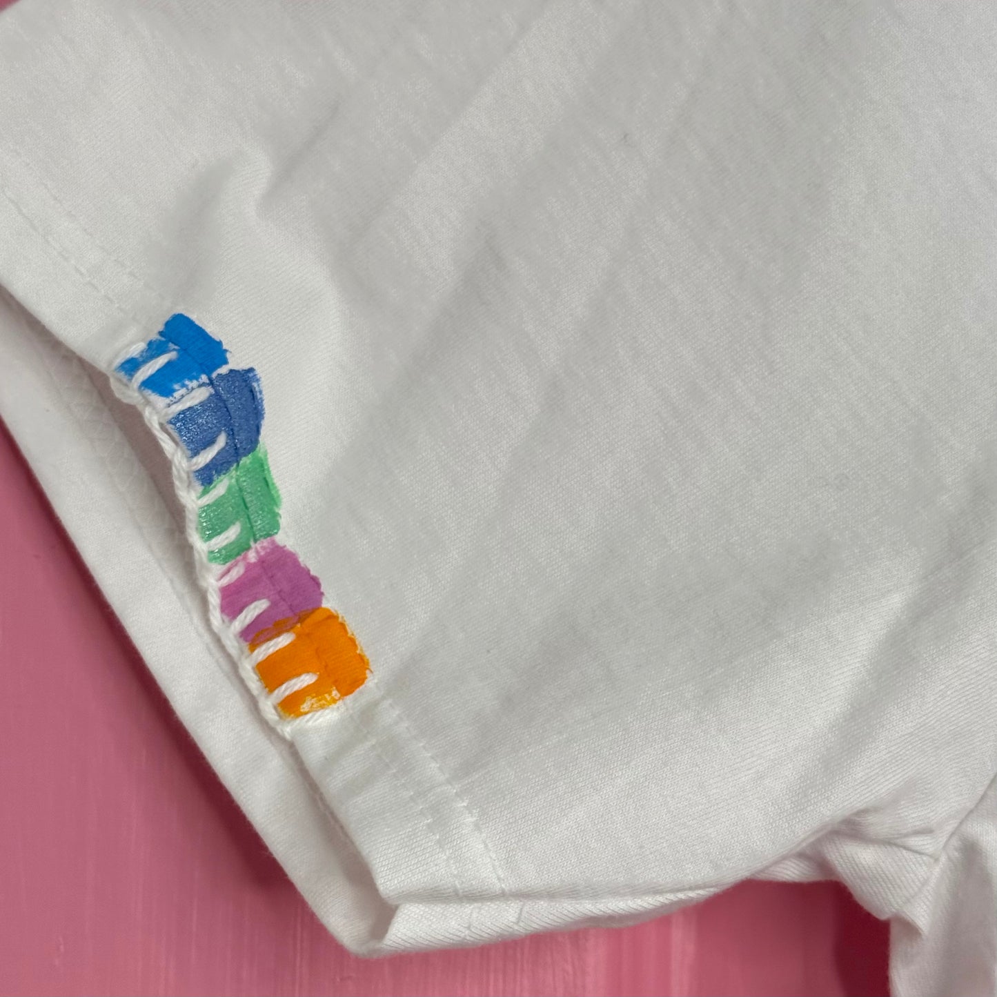 Multi coloured circles t-shirt - size L