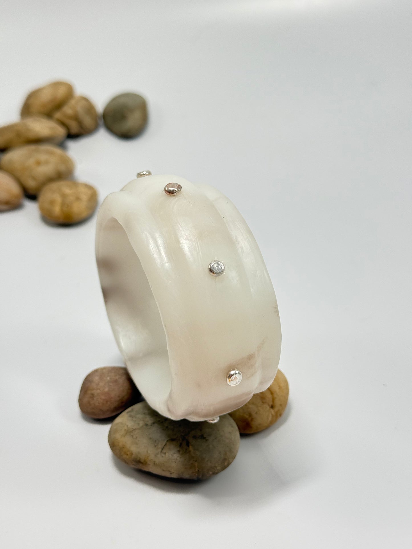 White & Brown Oval Thick Rim Resin & silver wide bangle - XS hand size