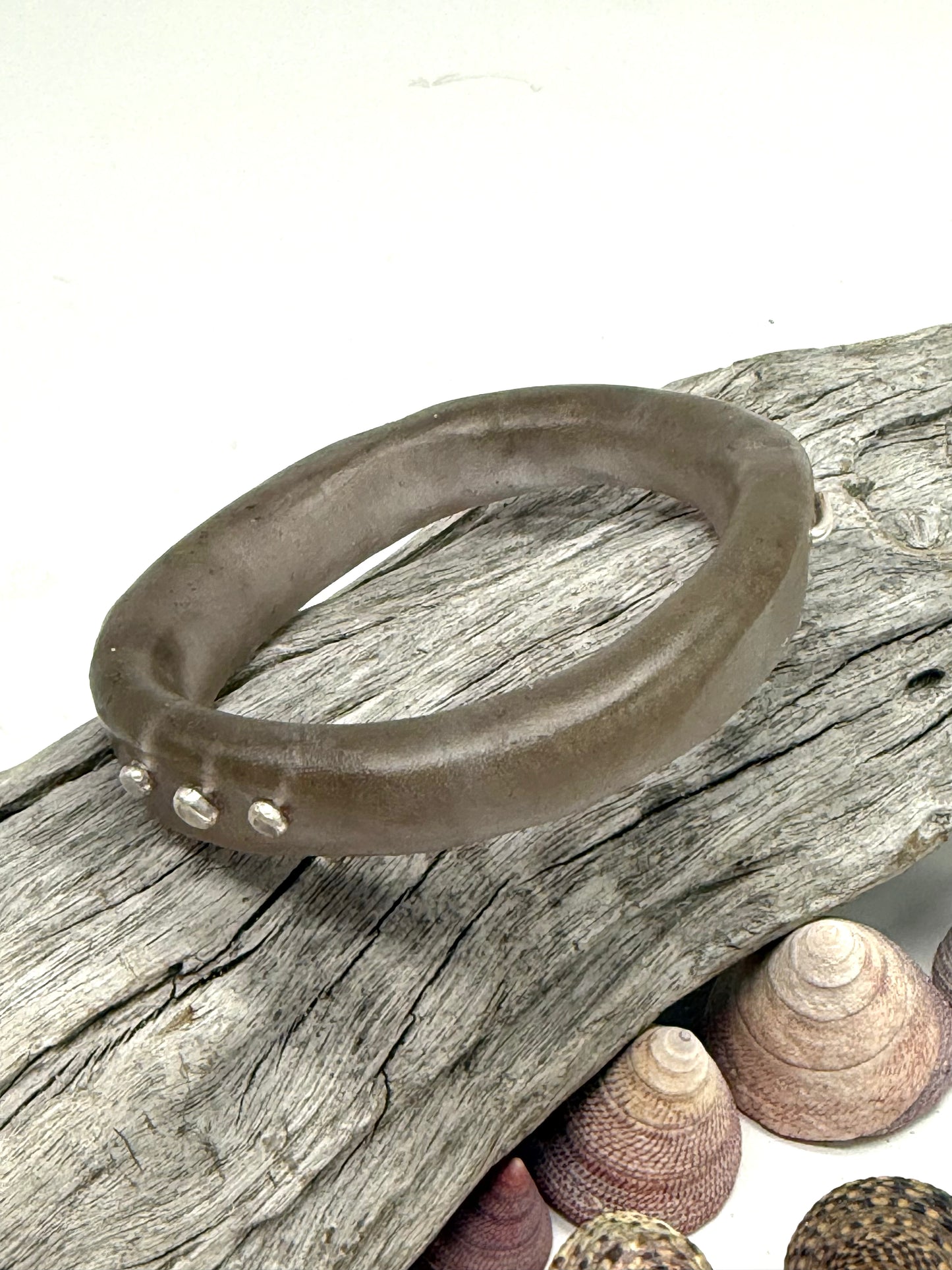 Moss resin and silver 'woopy' bangle - regular size