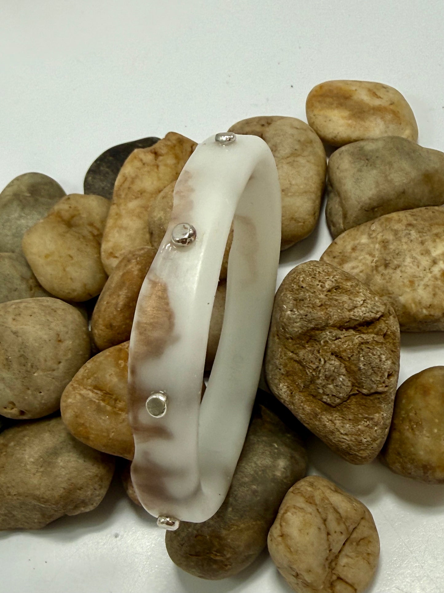 Brown & white resin Thick KWD Classic & silver Bangle