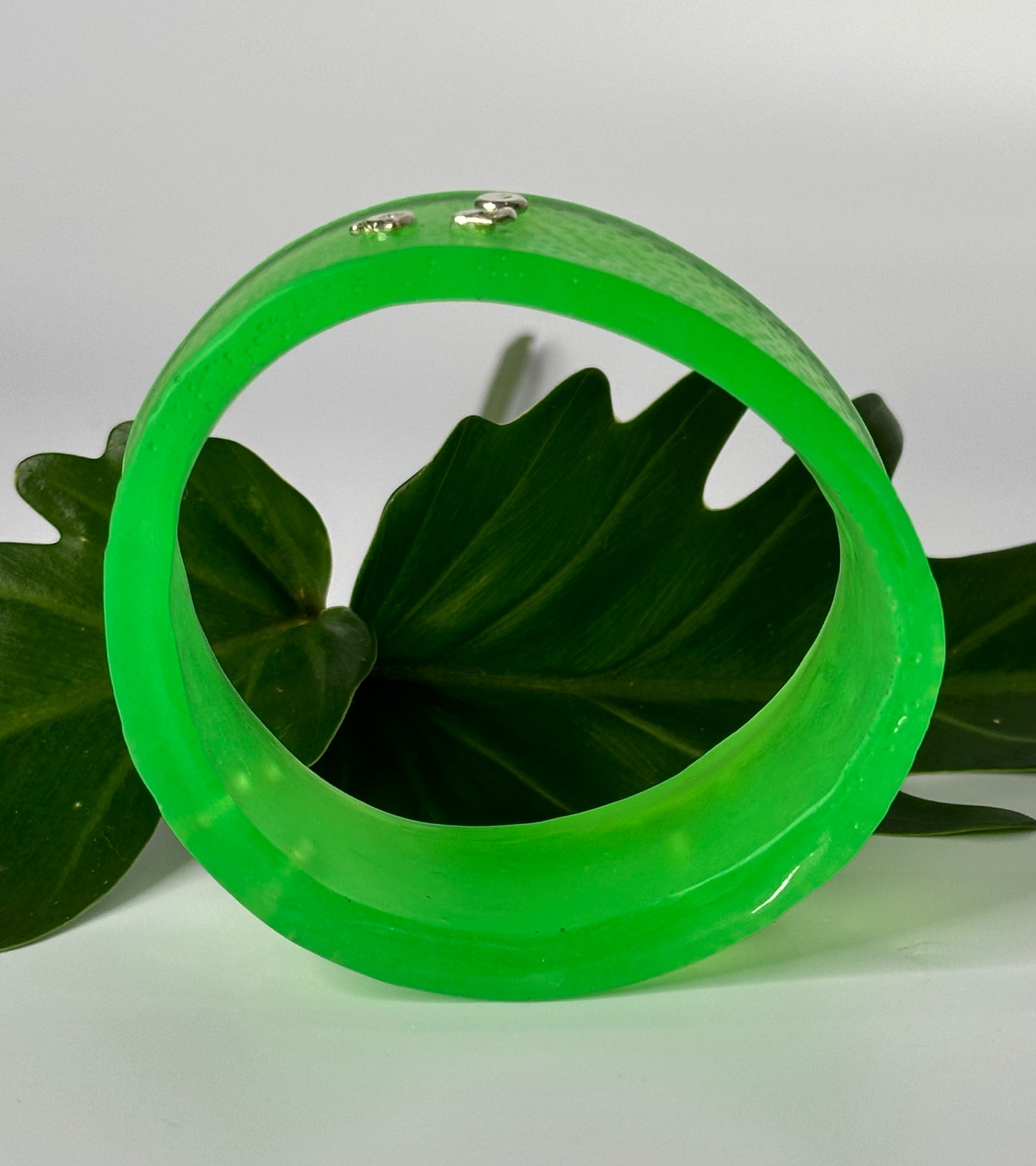 Wide Neon Green Spotty Resin Bangle