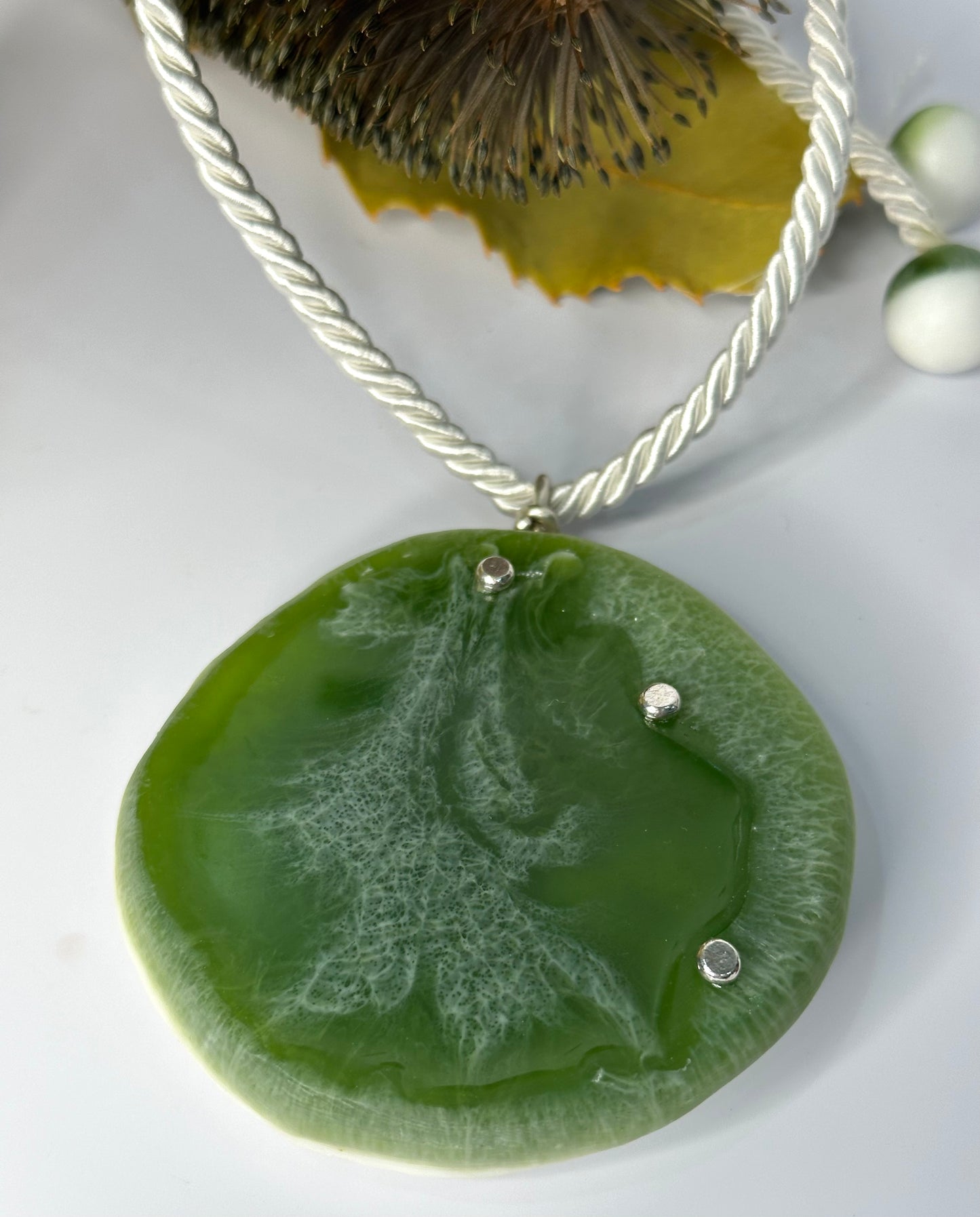 Green/White Round Pendant & silver necklace