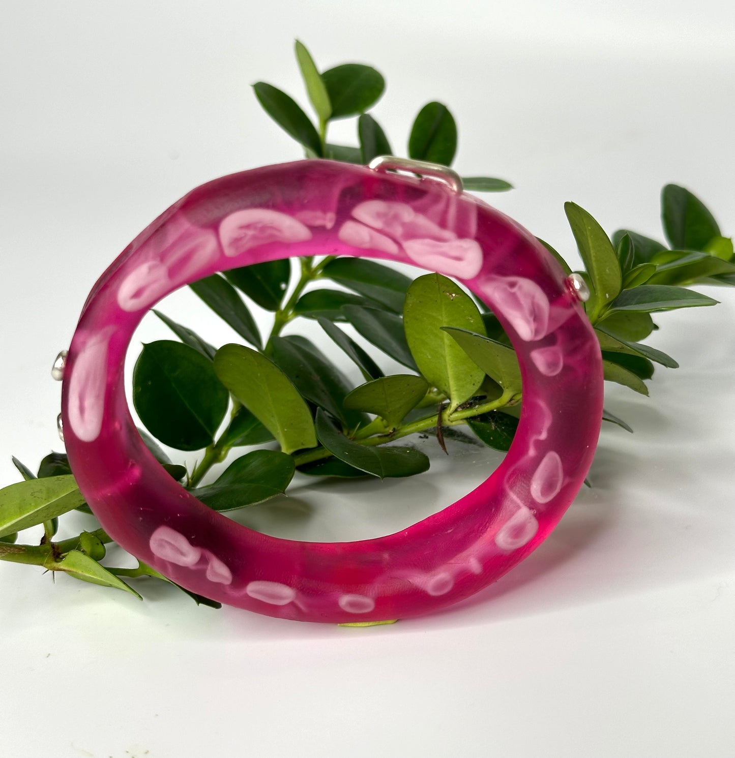 Pinky Red & White swirl Resin woopy bangle